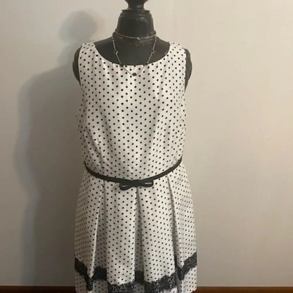 Danny & Nicole White & Black Polka Dot sleeveless Fit and Flare dress, size 16